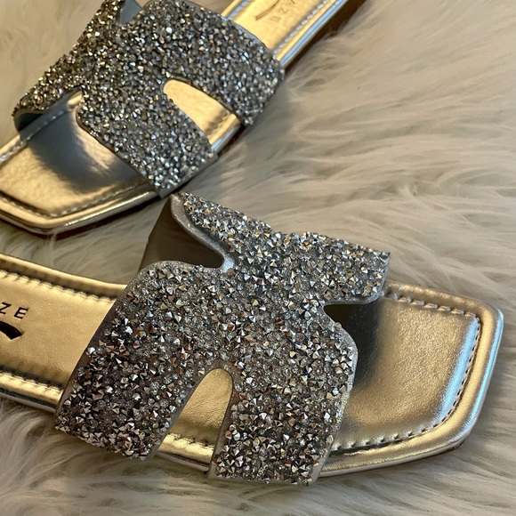 Trendy Square Toe Silver Sparkle Sandals - Picture 5 of 16
